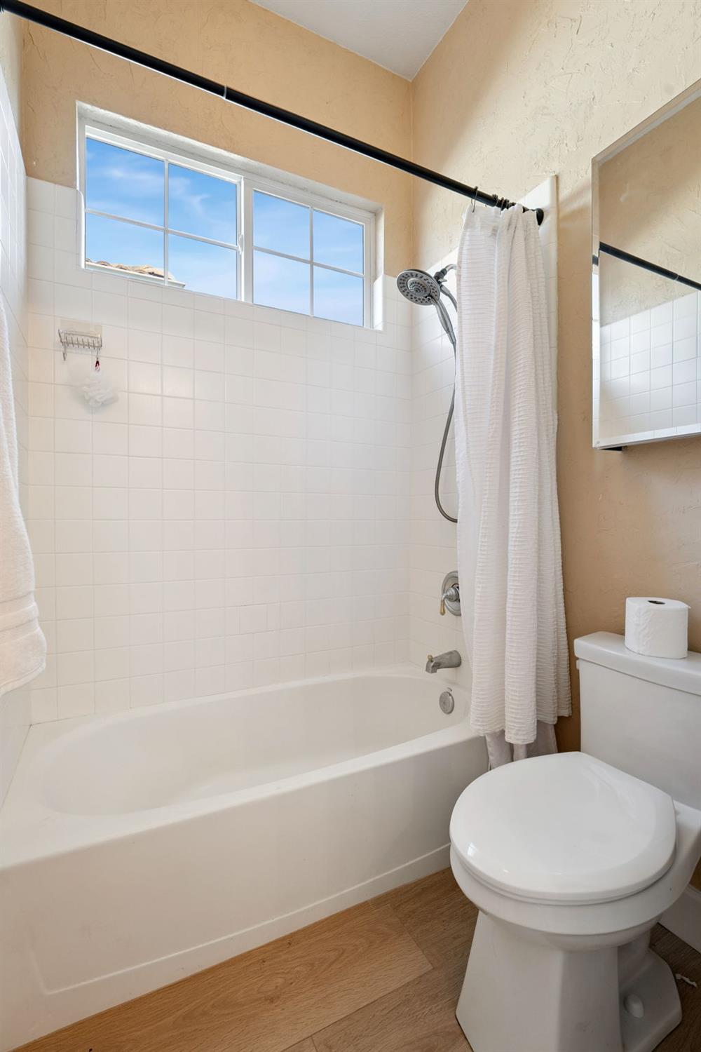 Detail Gallery Image 32 of 60 For 5054 Stroman Ln, Sacramento,  CA 95835 - 3 Beds | 2/1 Baths