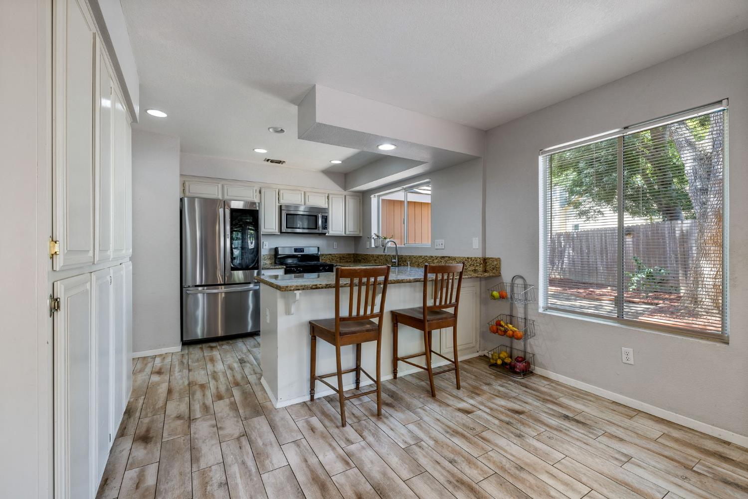 Detail Gallery Image 12 of 47 For 8347 Delta Sand, Elk Grove,  CA 95758 - 4 Beds | 2/1 Baths