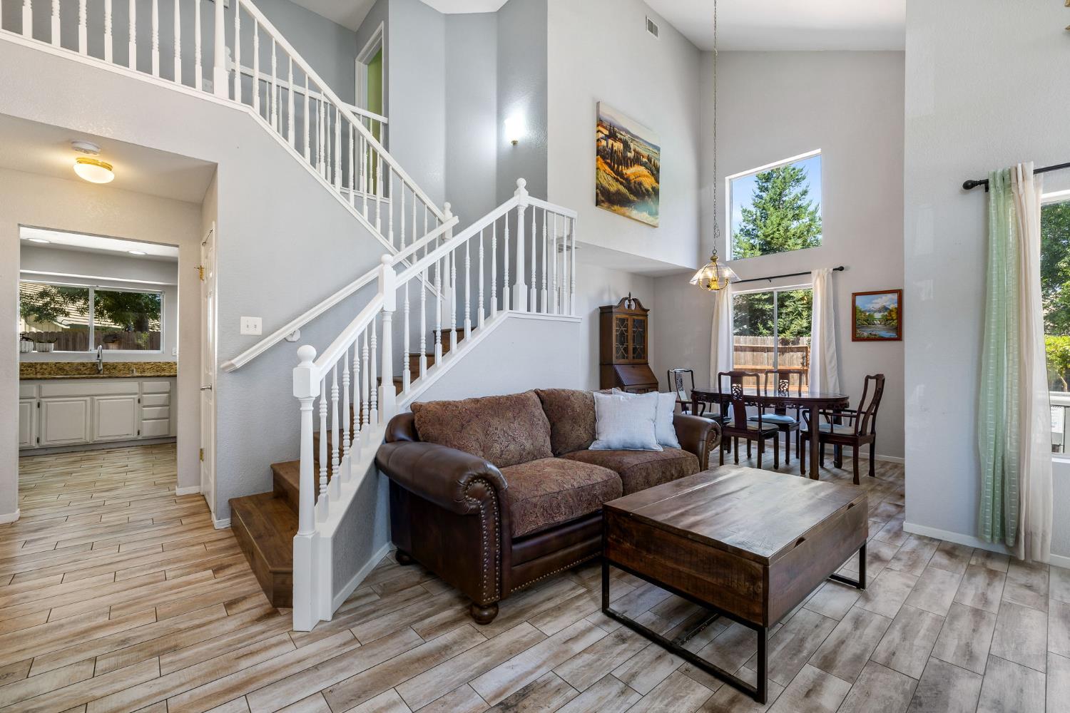 Detail Gallery Image 5 of 47 For 8347 Delta Sand, Elk Grove,  CA 95758 - 4 Beds | 2/1 Baths