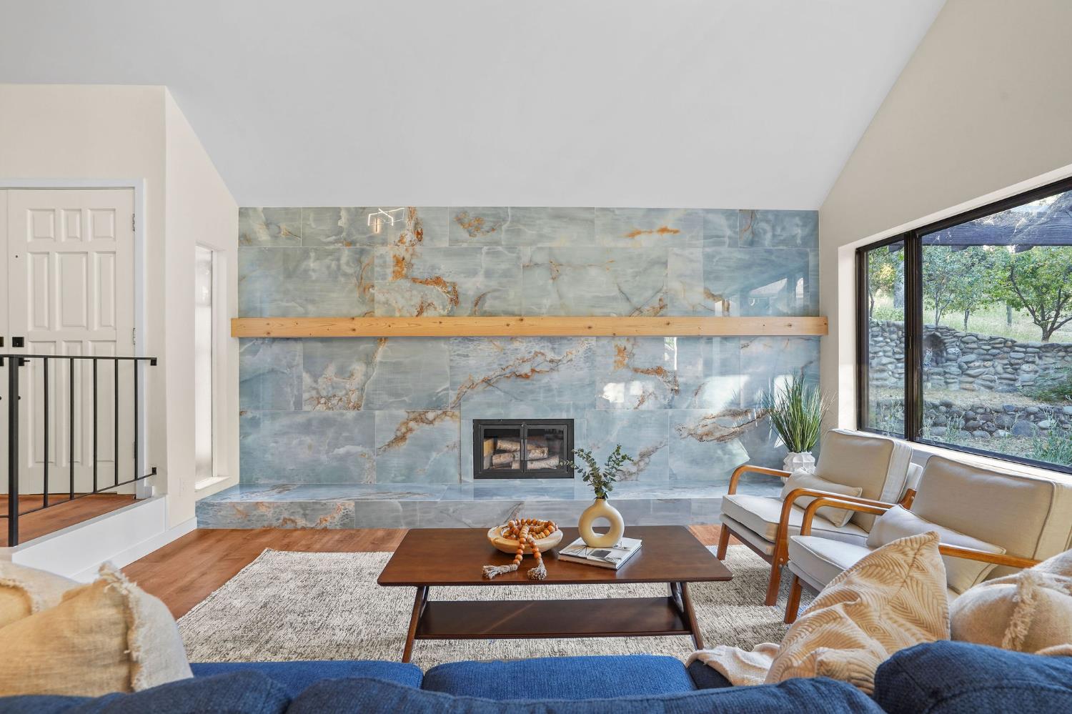 Detail Gallery Image 11 of 87 For 9775 Oak Leaf Way, Granite Bay,  CA 95746 - 5 Beds | 3 Baths
