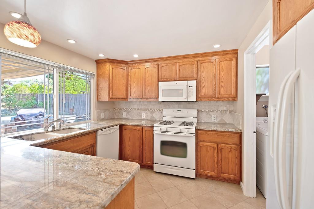 Detail Gallery Image 14 of 34 For 8105 Highwood Way, Orangevale,  CA 95662 - 3 Beds | 2 Baths