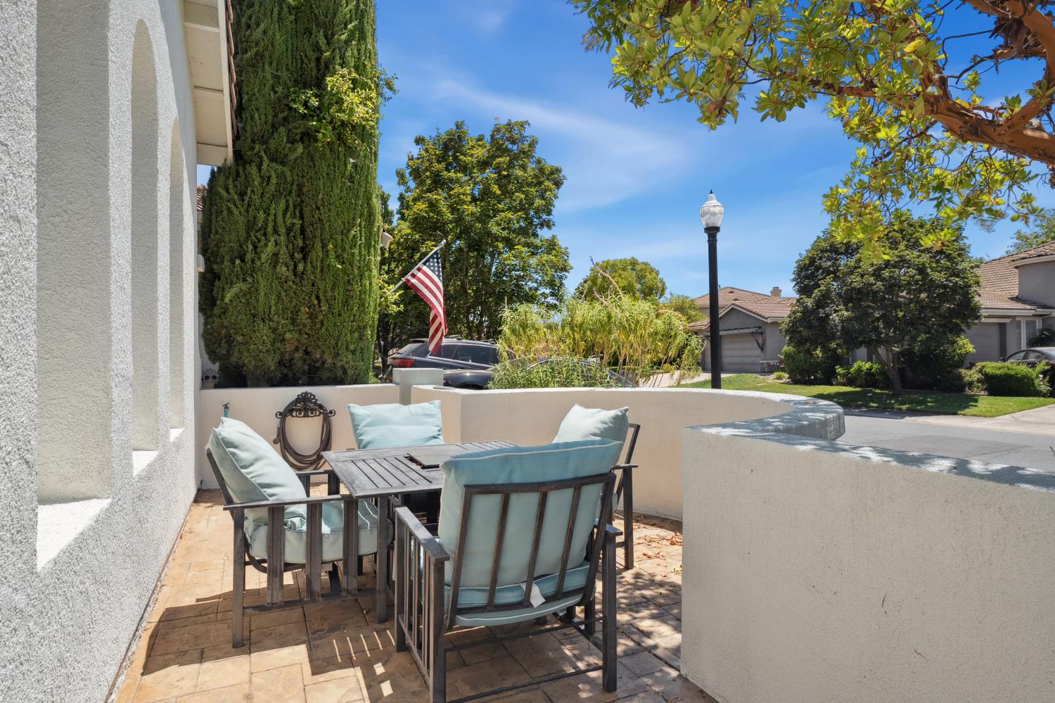 Detail Gallery Image 7 of 60 For 5054 Stroman Ln, Sacramento,  CA 95835 - 3 Beds | 2/1 Baths