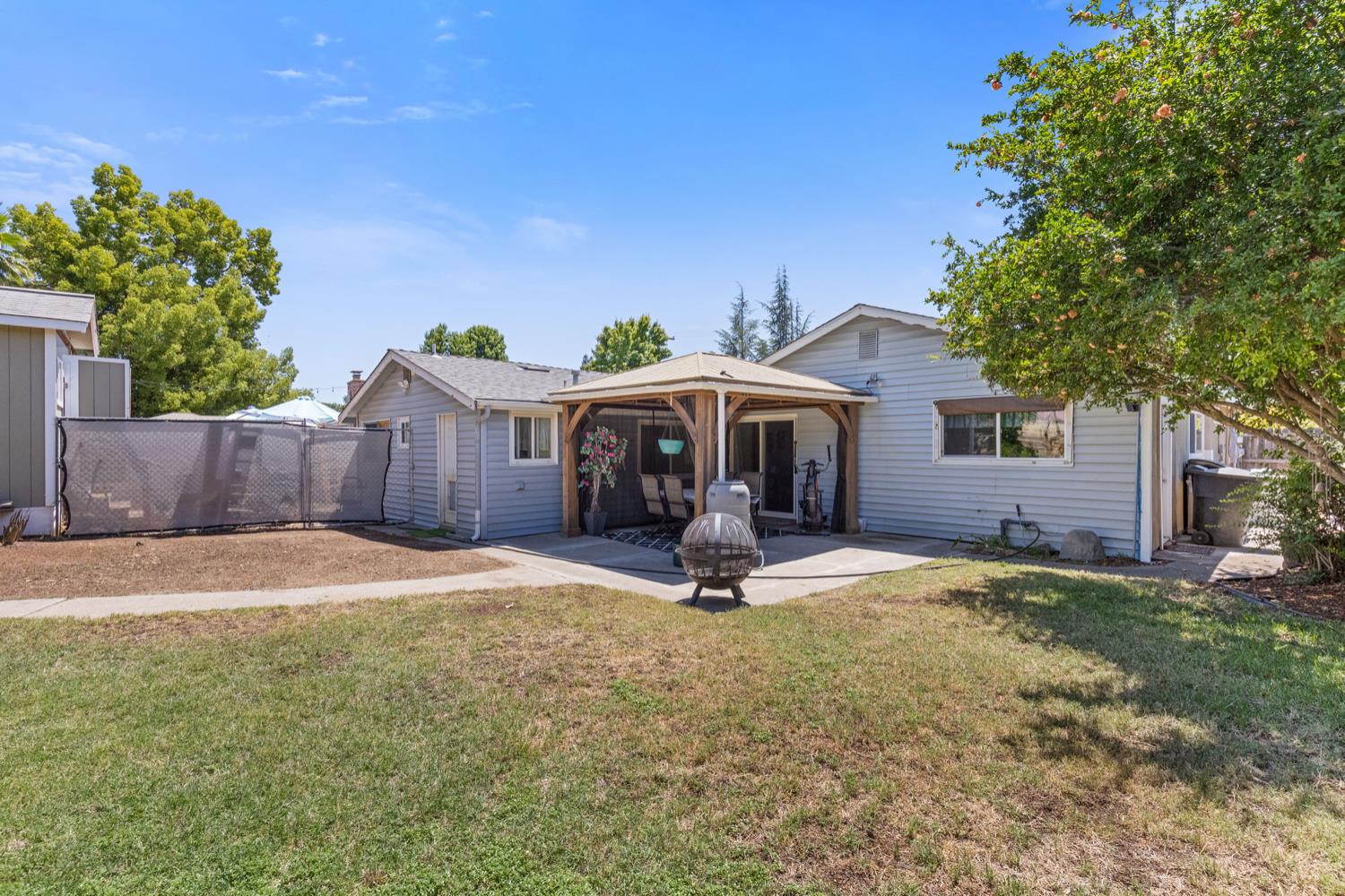 Detail Gallery Image 22 of 43 For 6761 Linda Sue Way, Fair Oaks,  CA 95628 - 3 Beds | 2 Baths