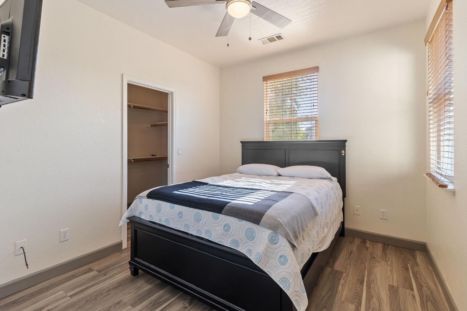 Detail Gallery Image 15 of 26 For 1725 Norwood Heights Ln, Ceres,  CA 95307 - 3 Beds | 2/1 Baths
