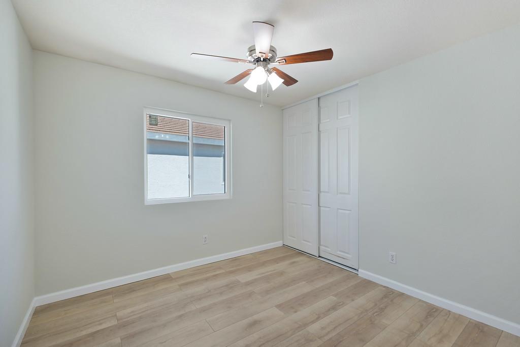 Detail Gallery Image 38 of 47 For 5512 Deepdale Way, Elk Grove,  CA 95758 - 4 Beds | 2/1 Baths