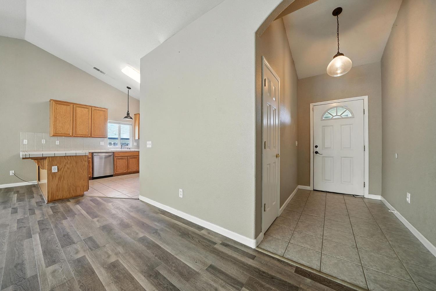 Detail Gallery Image 9 of 46 For 1021 Mockingbird Ln, Valley Springs,  CA 95252 - 3 Beds | 2 Baths