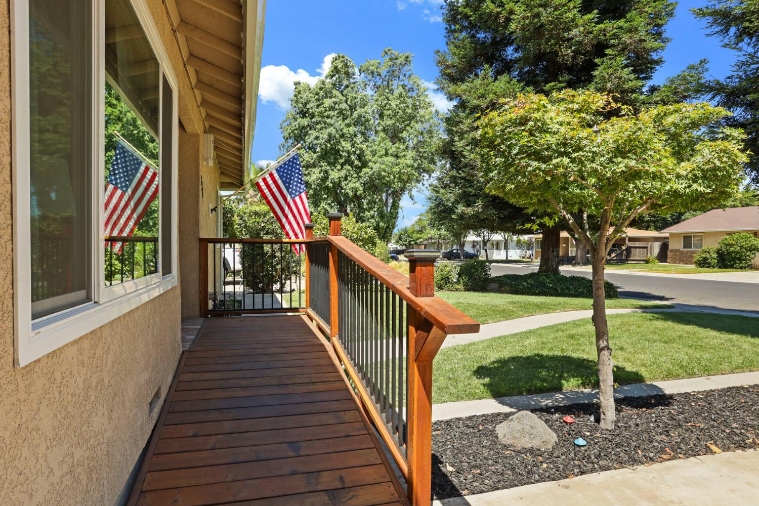 Detail Gallery Image 3 of 56 For 236 Emerson Ave, Modesto,  CA 95350 - 3 Beds | 1/1 Baths