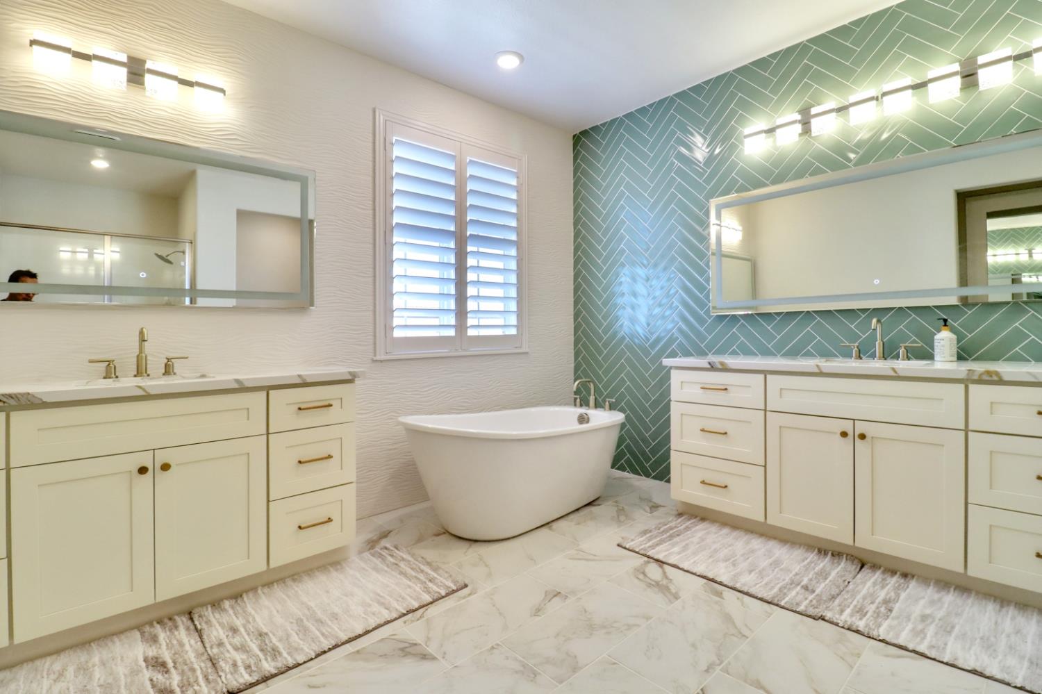 Detail Gallery Image 34 of 44 For 8594 Sona Way, Elk Grove,  CA 95757 - 6 Beds | 5/1 Baths