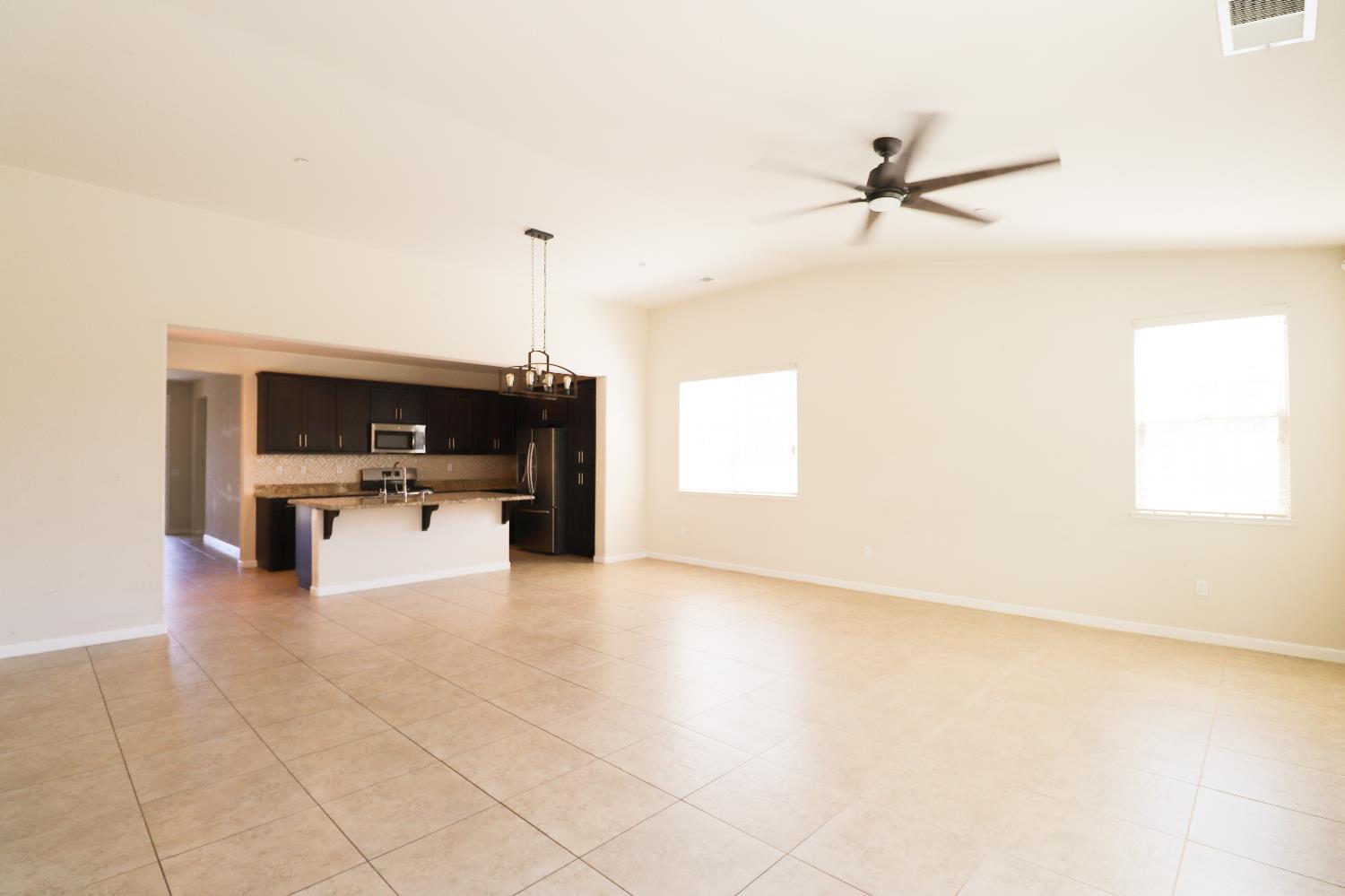 Detail Gallery Image 12 of 32 For 1455 Rock Springs Ave, Manteca,  CA 95337 - 4 Beds | 3 Baths