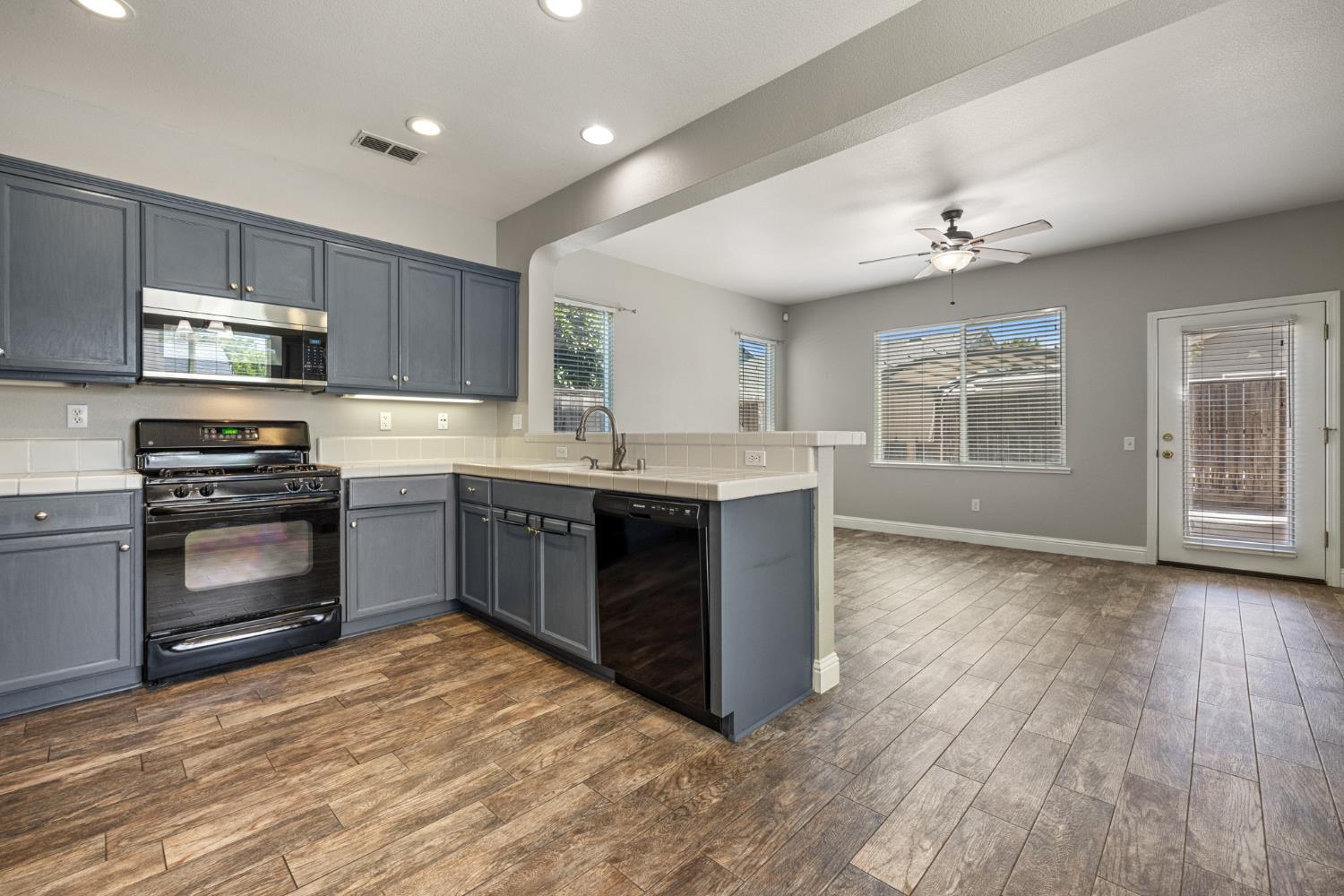 Detail Gallery Image 15 of 55 For 4330 Alba Ct, Turlock,  CA 95382 - 3 Beds | 2/1 Baths