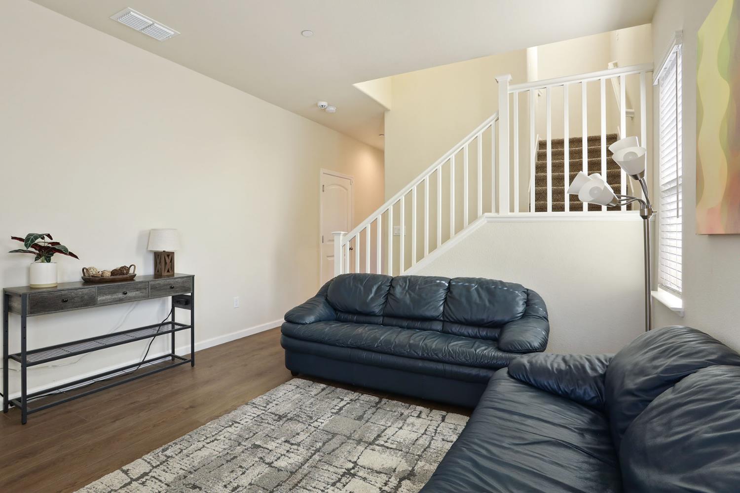 Detail Gallery Image 6 of 33 For 1540 Aspire Way, Modesto,  CA 95356 - 5 Beds | 2/1 Baths