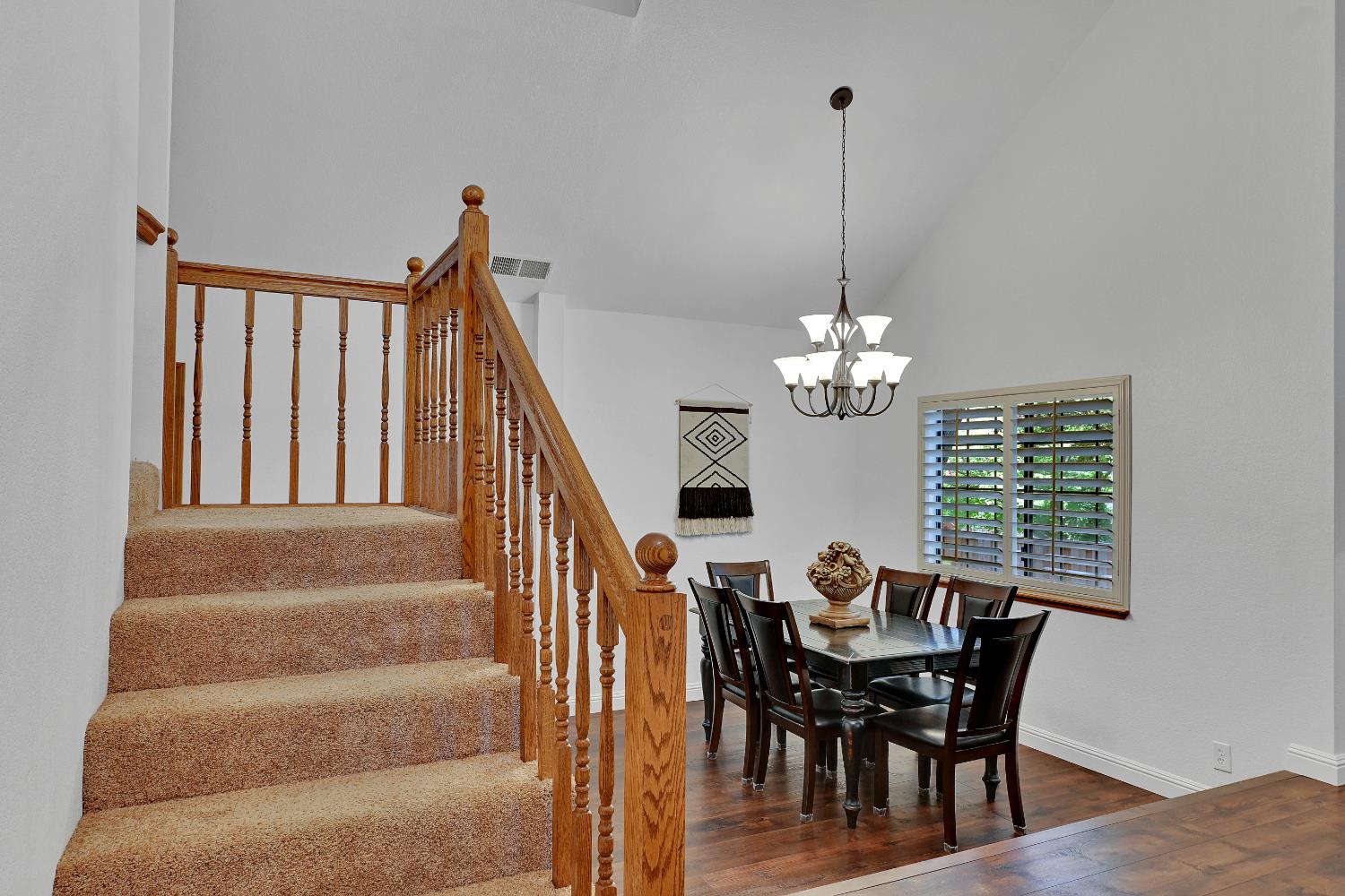 Detail Gallery Image 9 of 62 For 4710 Dea Way, Fair Oaks,  CA 95628 - 4 Beds | 3 Baths