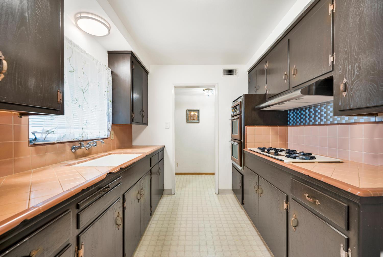 Detail Gallery Image 10 of 36 For 5513 San Juan Ave, Citrus Heights,  CA 95610 - 3 Beds | 2 Baths