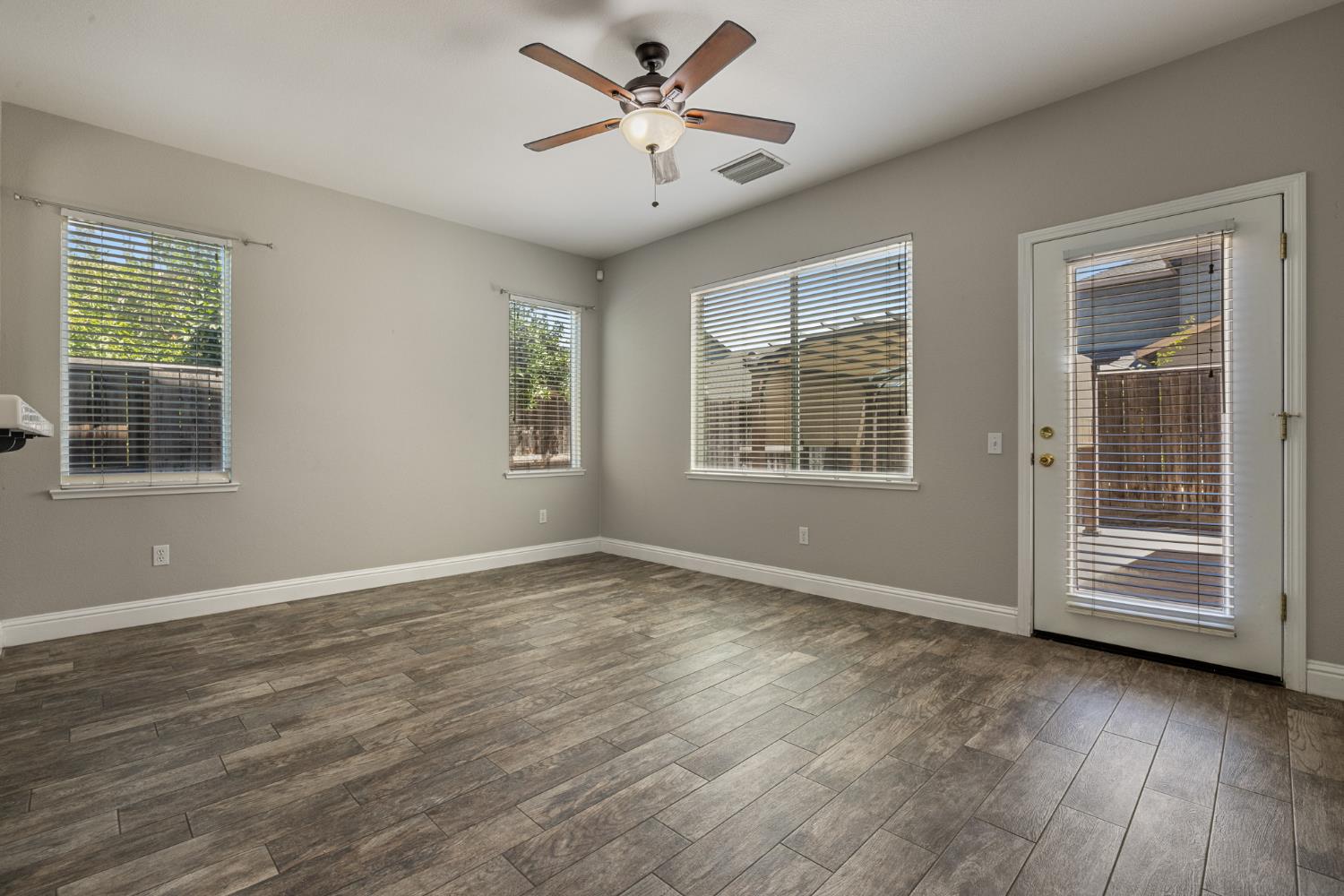 Detail Gallery Image 18 of 55 For 4330 Alba Ct, Turlock,  CA 95382 - 3 Beds | 2/1 Baths