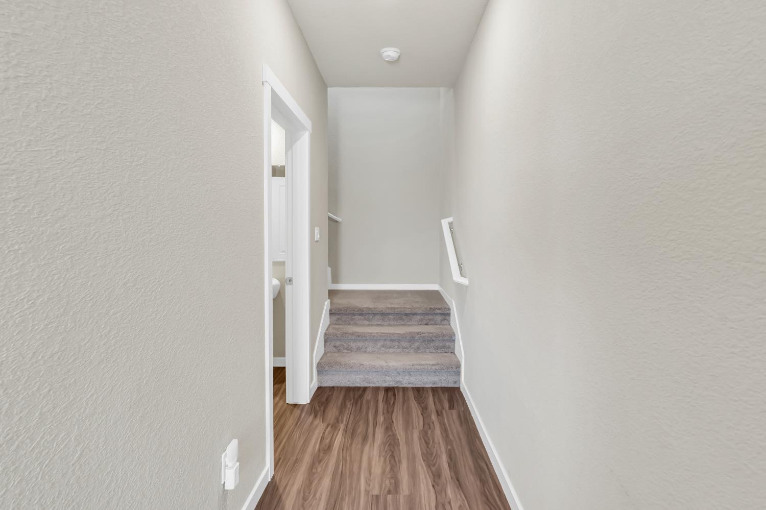 Detail Gallery Image 10 of 29 For 4055 Prosser St, West Sacramento,  CA 95691 - 3 Beds | 2/1 Baths