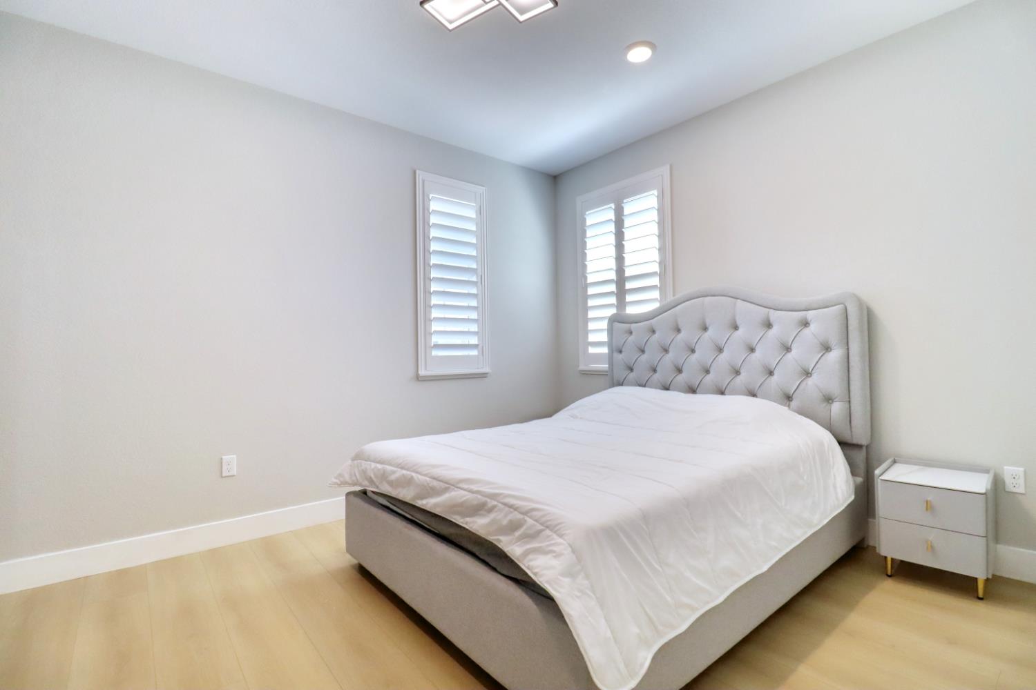 Detail Gallery Image 24 of 44 For 8594 Sona Way, Elk Grove,  CA 95757 - 6 Beds | 5/1 Baths
