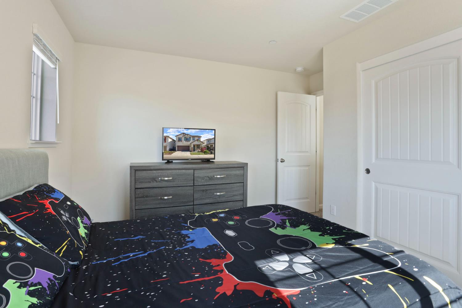 Detail Gallery Image 19 of 33 For 1540 Aspire Way, Modesto,  CA 95356 - 5 Beds | 2/1 Baths