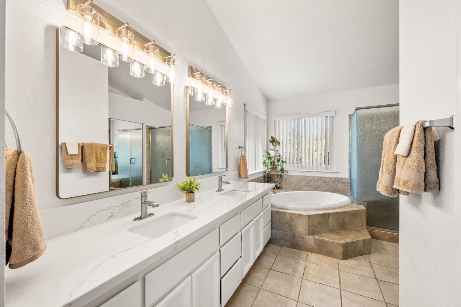 Detail Gallery Image 33 of 57 For 5100 Homeland Ct, Antelope,  CA 95843 - 6 Beds | 3 Baths
