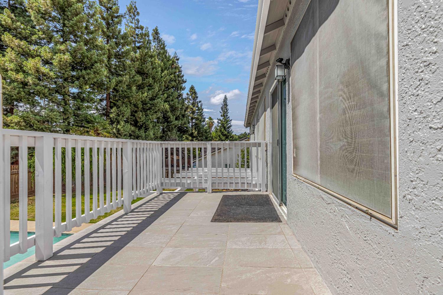 Detail Gallery Image 8 of 32 For 7003 Royal Links Dr, Riverbank,  CA 95367 - 4 Beds | 2/1 Baths