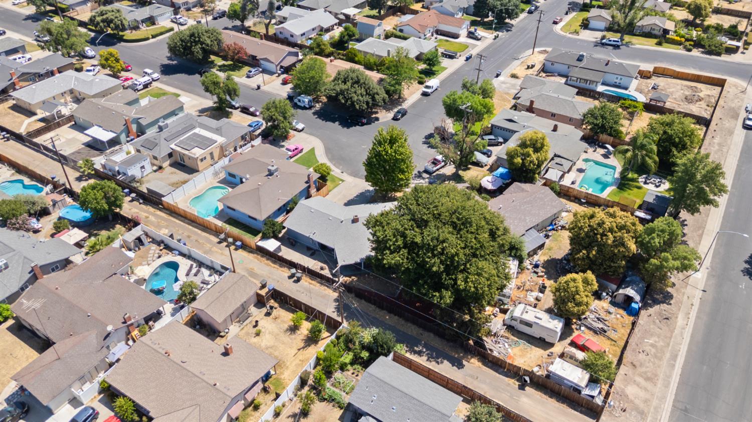 Detail Gallery Image 28 of 28 For 904 Tahoe Dr, Modesto,  CA 95350 - 3 Beds | 2 Baths
