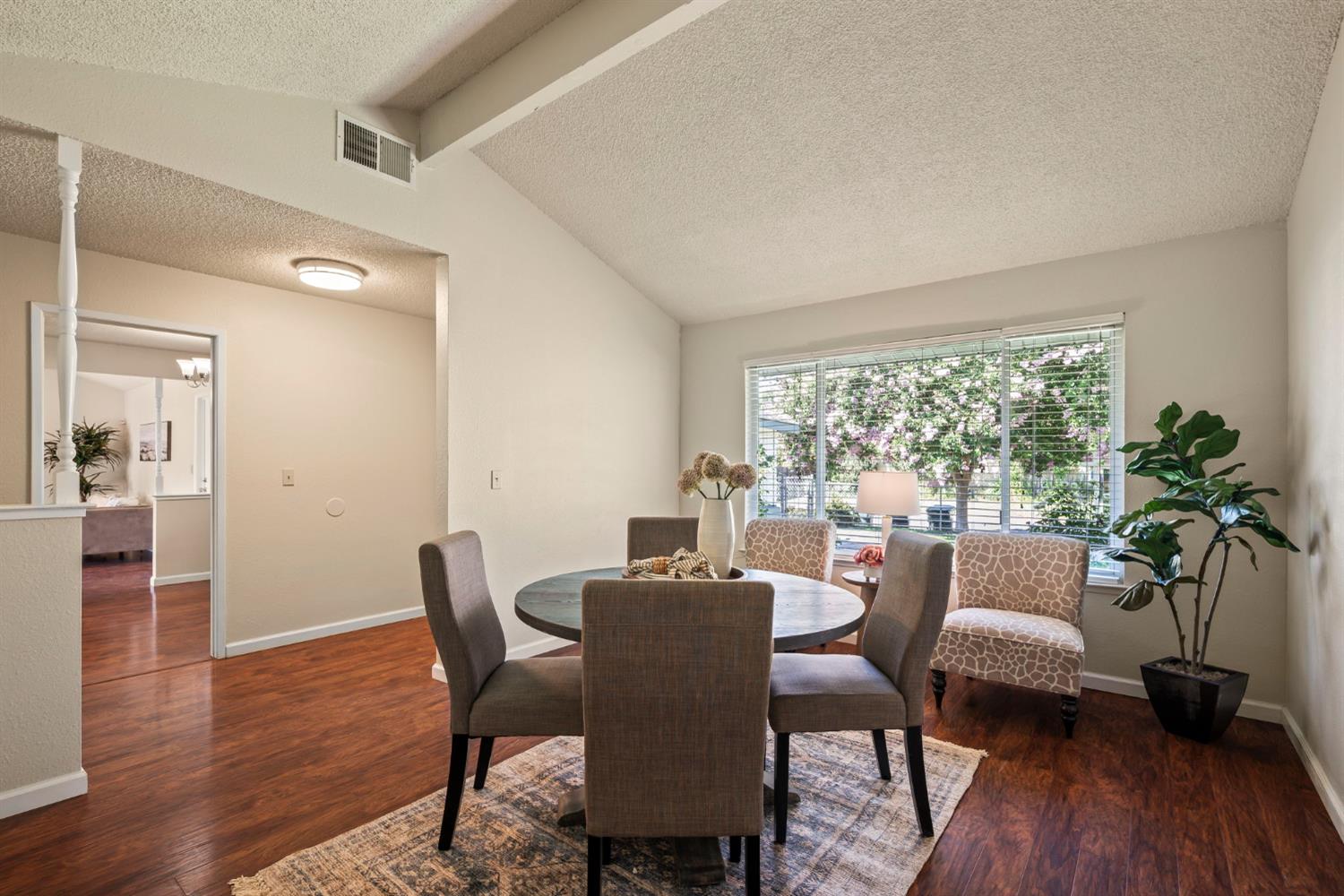 Detail Gallery Image 10 of 32 For 3331 Calico Ct, Sacramento,  CA 95826 - 3 Beds | 2 Baths