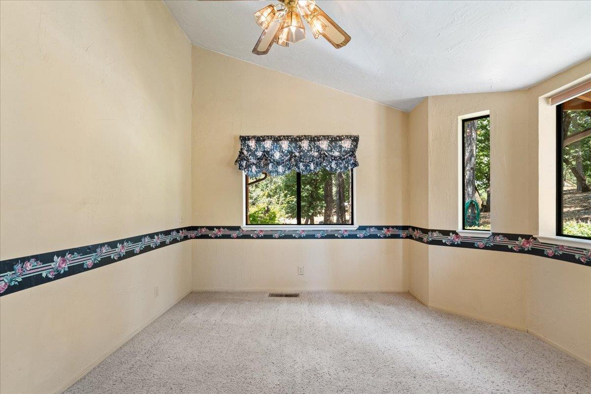 Detail Gallery Image 12 of 33 For 20780 Natures Way, Colfax,  CA 95713 - 3 Beds | 2 Baths