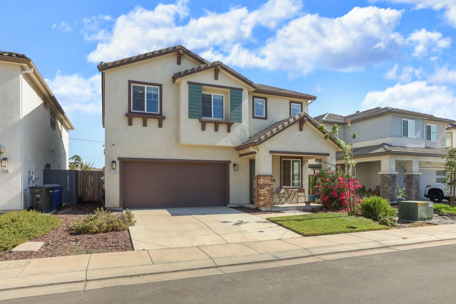 Detail Gallery Image 1 of 33 For 1540 Aspire Way, Modesto,  CA 95356 - 5 Beds | 2/1 Baths