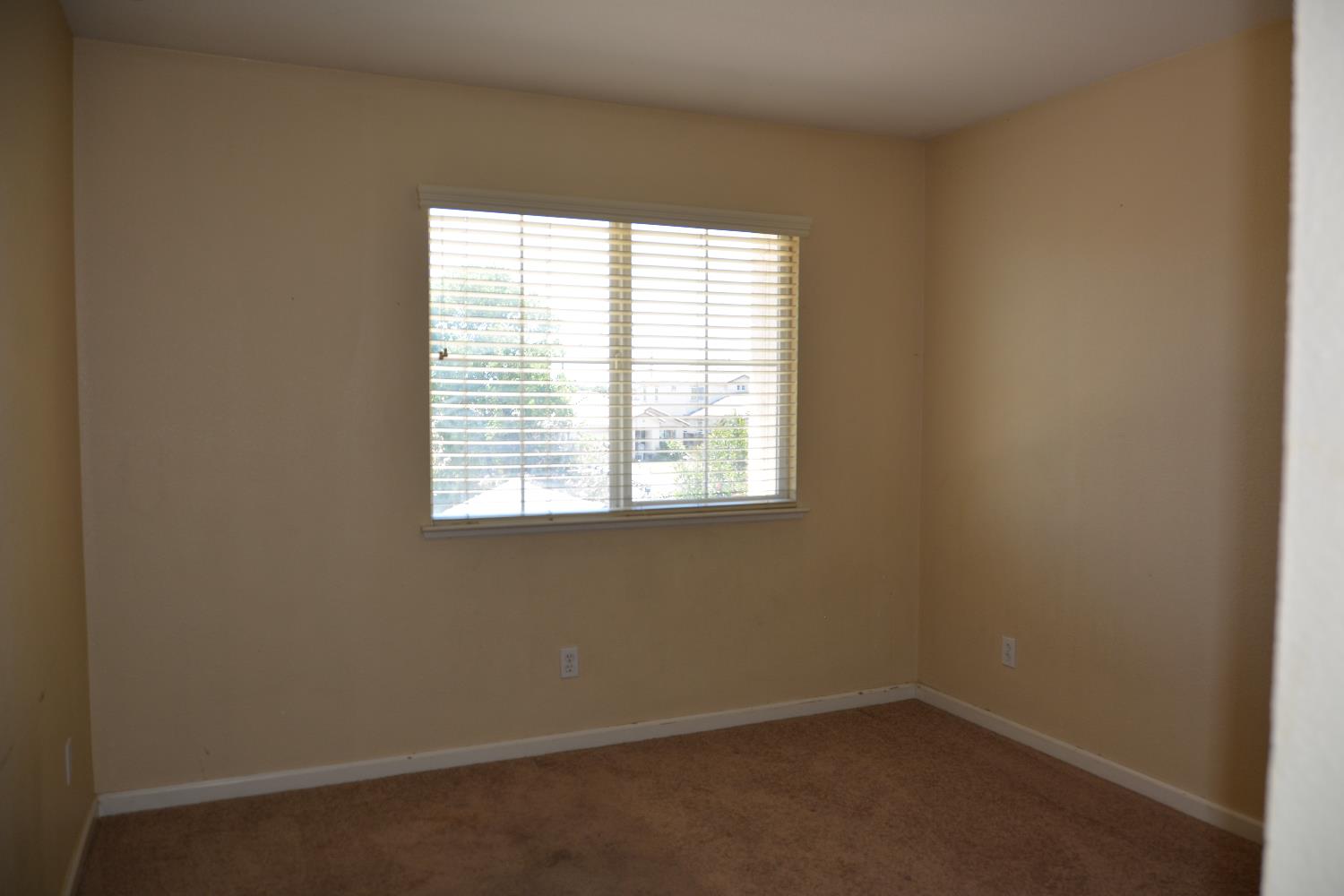 Detail Gallery Image 17 of 29 For 1492 Antioch Ct, Merced,  CA 95348 - 5 Beds | 2/1 Baths