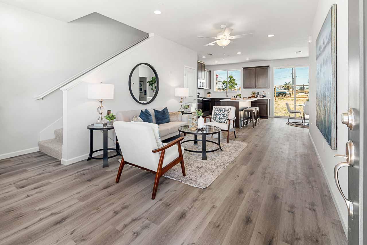 Detail Gallery Image 2 of 6 For 35 Brookbay Way, Sacramento,  CA 95838 - 3 Beds | 2/1 Baths