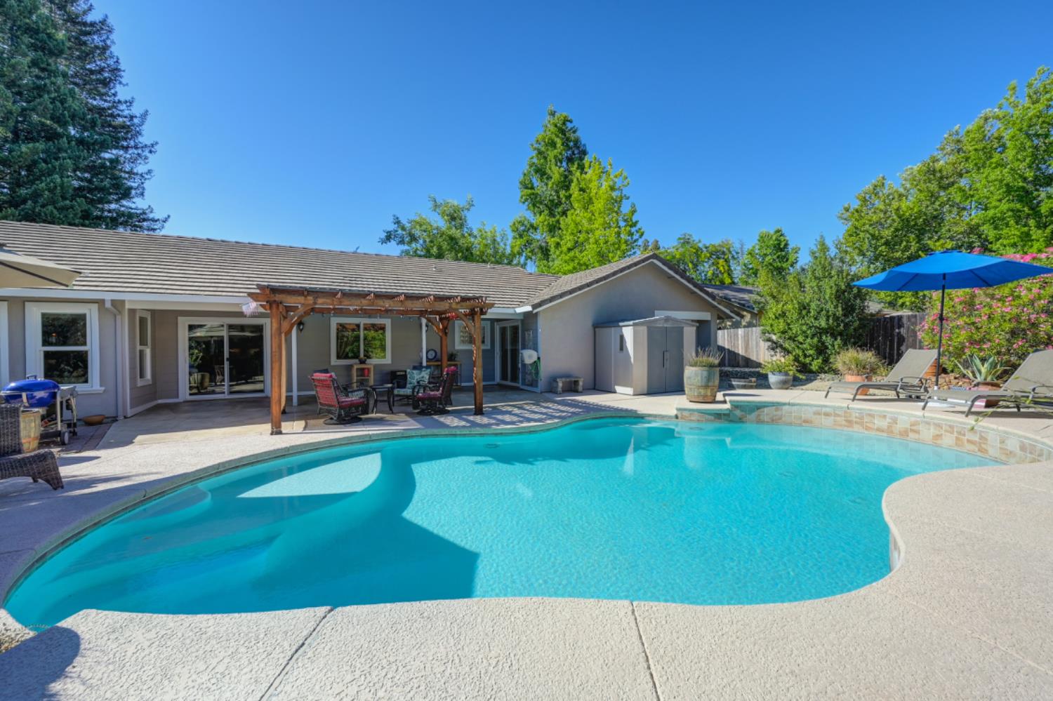 Detail Gallery Image 34 of 42 For 2421 Huckleberry Ln, Valley Springs,  CA 95252 - 3 Beds | 2 Baths
