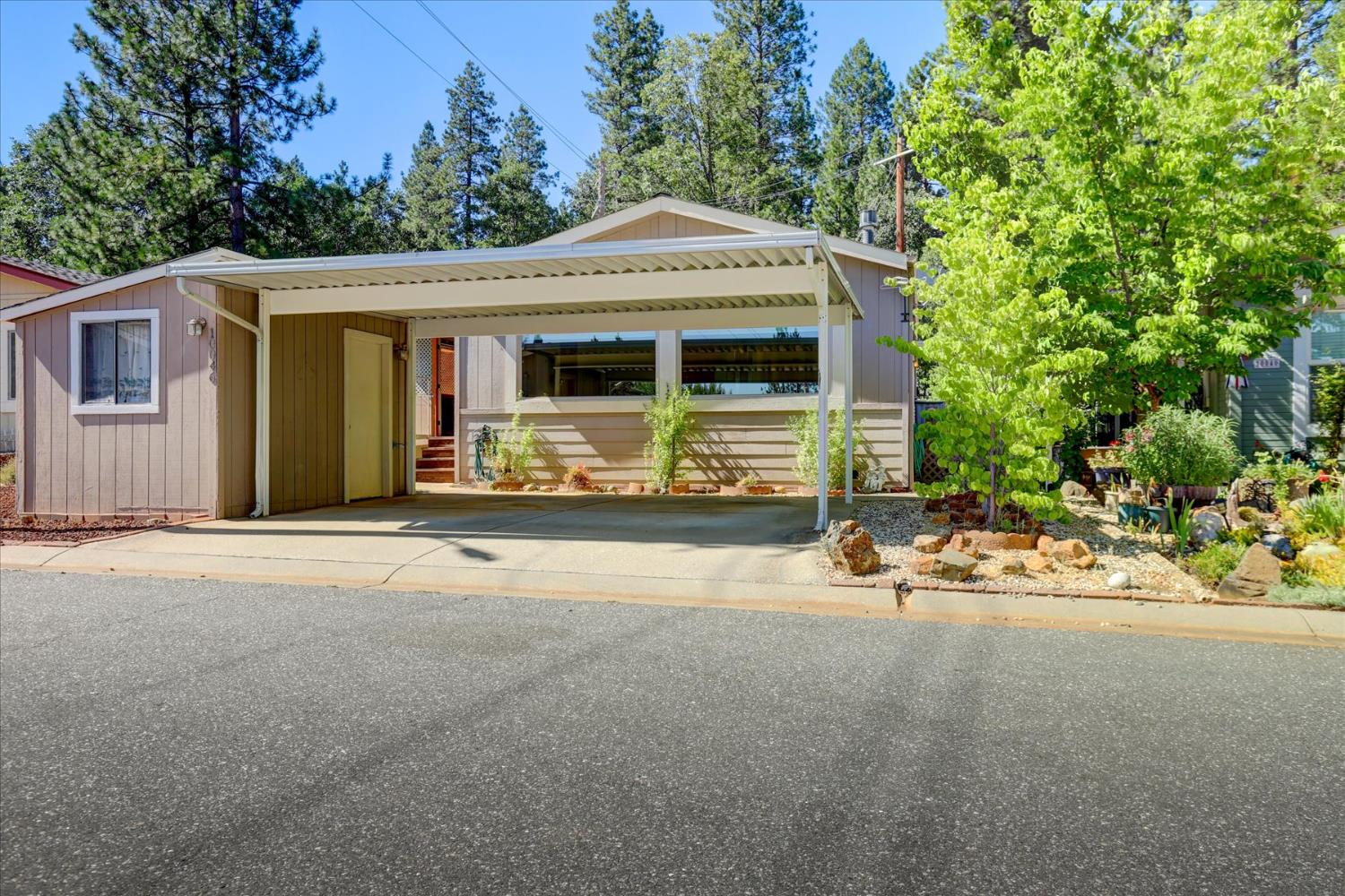 Detail Gallery Image 1 of 68 For 10046 Dalewood Way, Grass Valley,  CA 95949 - 2 Beds | 2 Baths