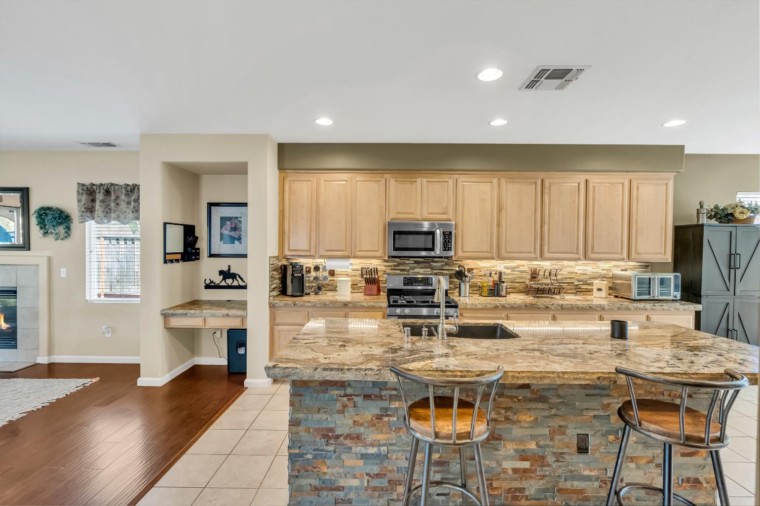 Detail Gallery Image 14 of 53 For 3962 Martis St, West Sacramento,  CA 95691 - 4 Beds | 2/1 Baths