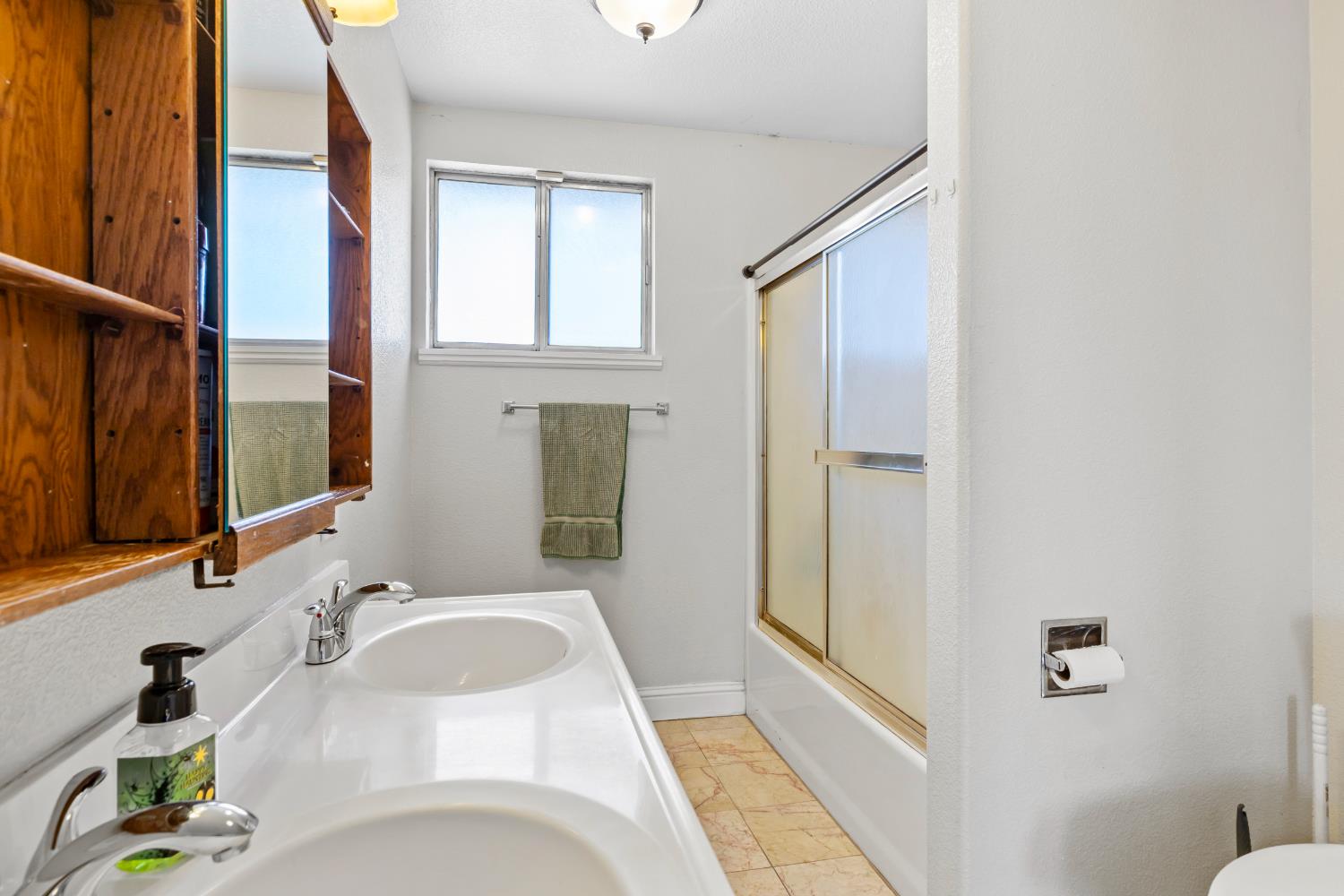 Detail Gallery Image 30 of 36 For 1846 Waring Way, Modesto,  CA 95350 - 5 Beds | 3 Baths