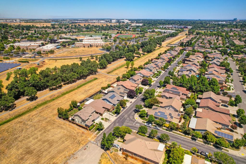 Detail Gallery Image 39 of 40 For 3096 Apache St, West Sacramento,  CA 95691 - 4 Beds | 3 Baths