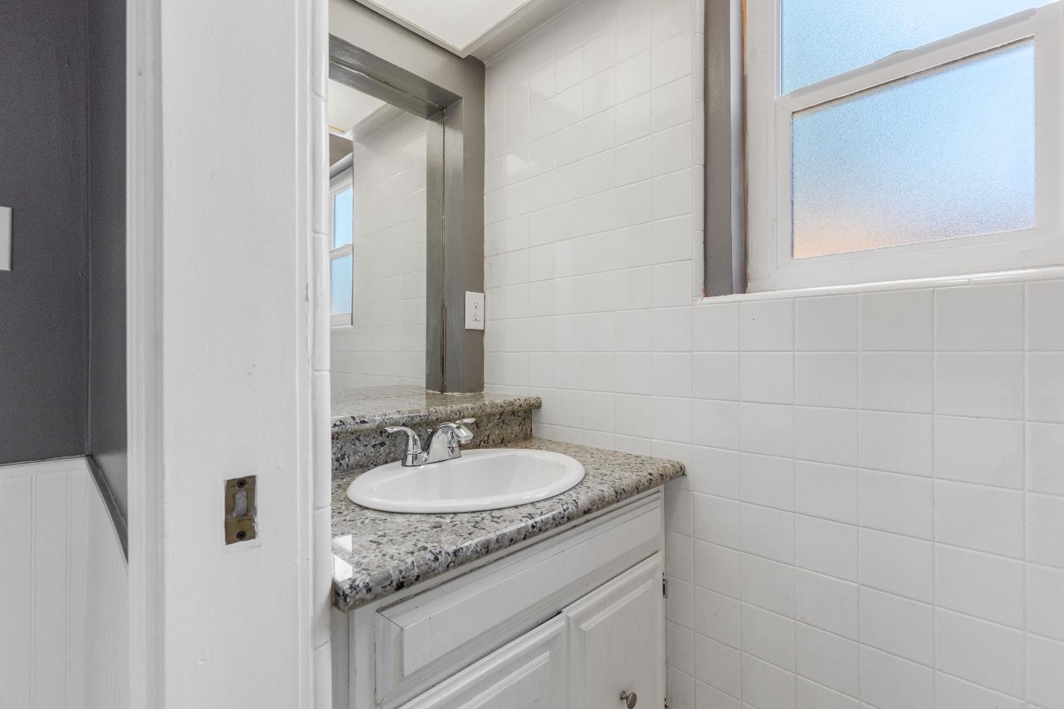 Detail Gallery Image 13 of 40 For 2537 Warrego Way, Sacramento,  CA 95826 - 4 Beds | 2/1 Baths