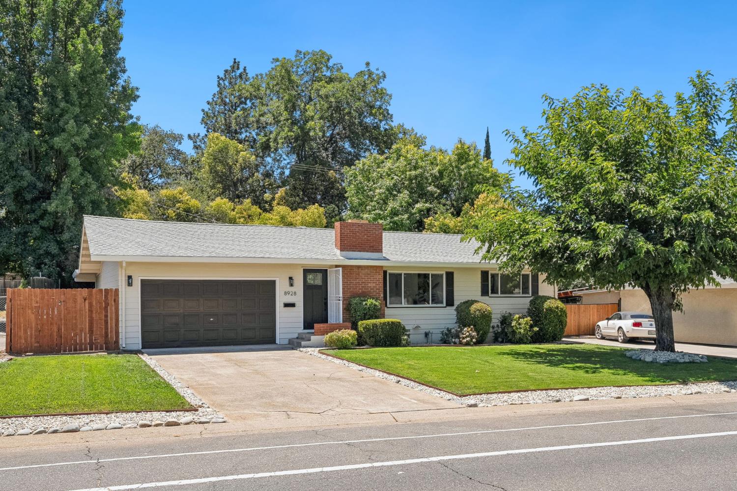Detail Gallery Image 2 of 32 For 8928 Pershing Ave, Orangevale,  CA 95662 - 3 Beds | 2 Baths