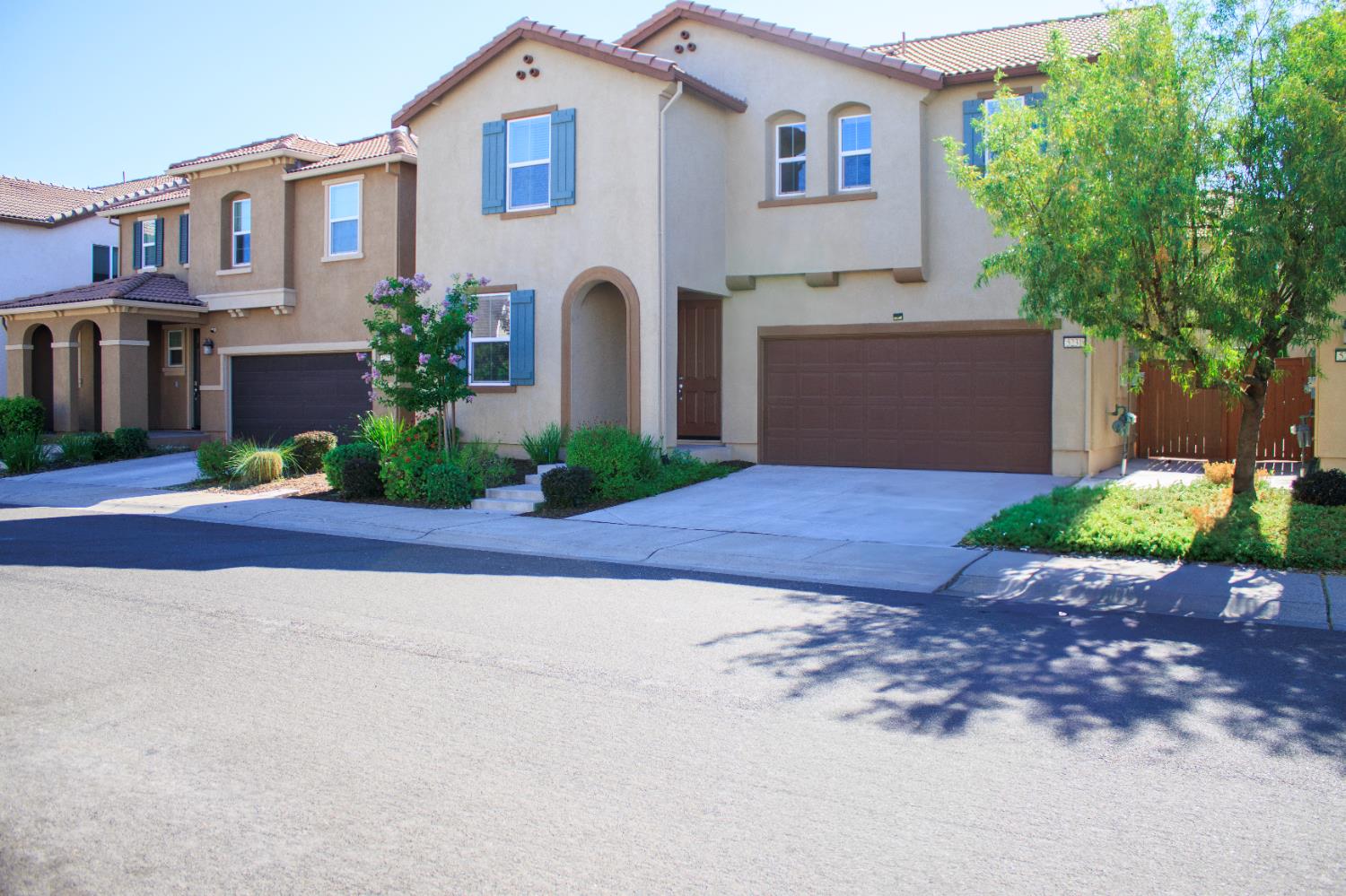 Detail Gallery Image 1 of 53 For 5231 Morning Bird Way, Sacramento,  CA 95835 - 5 Beds | 3 Baths