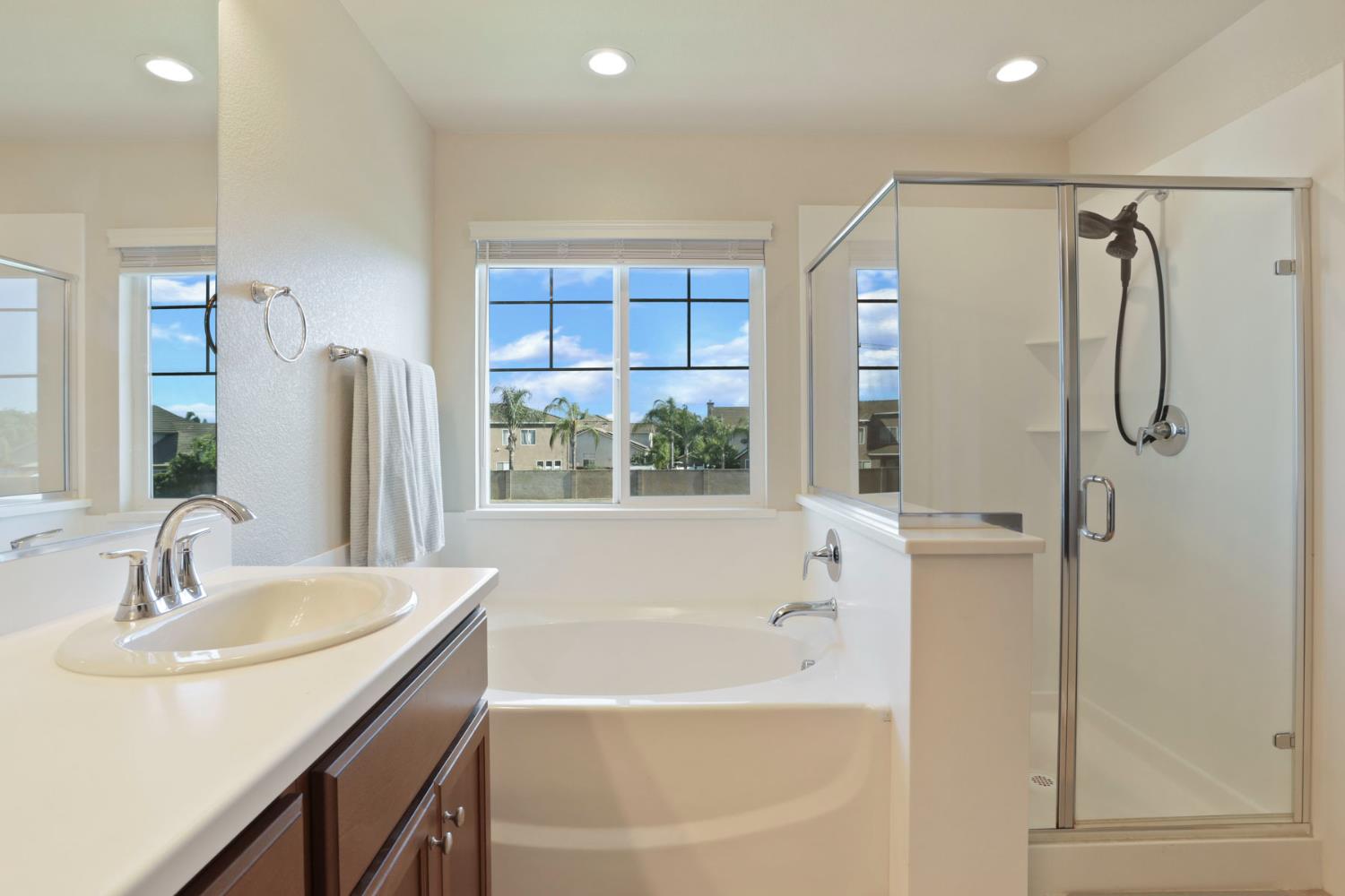Detail Gallery Image 24 of 33 For 1540 Aspire Way, Modesto,  CA 95356 - 5 Beds | 2/1 Baths