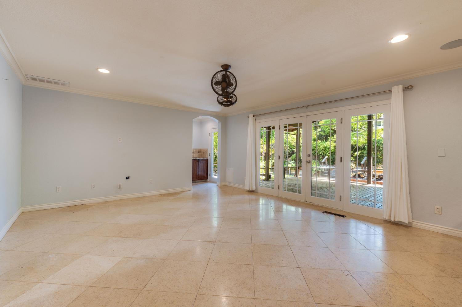 Detail Gallery Image 21 of 64 For 5352 Wedge Cir, Fair Oaks,  CA 95628 - 3 Beds | 2 Baths