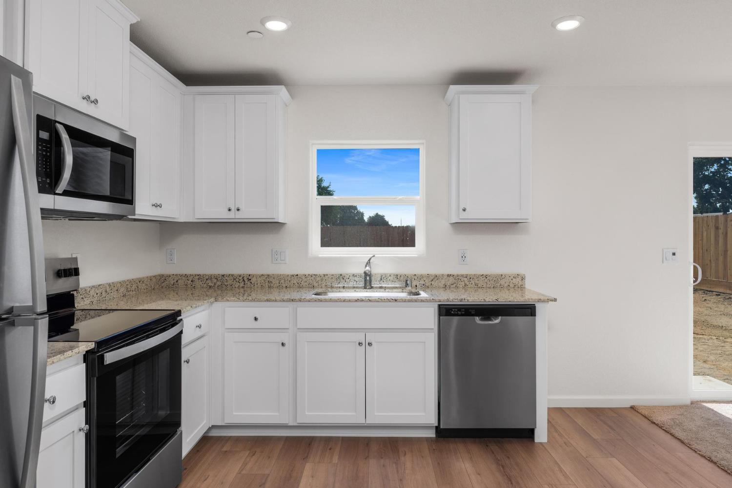 Detail Gallery Image 7 of 13 For 4511 Amble Ln, Riverbank,  CA 95367 - 3 Beds | 2 Baths
