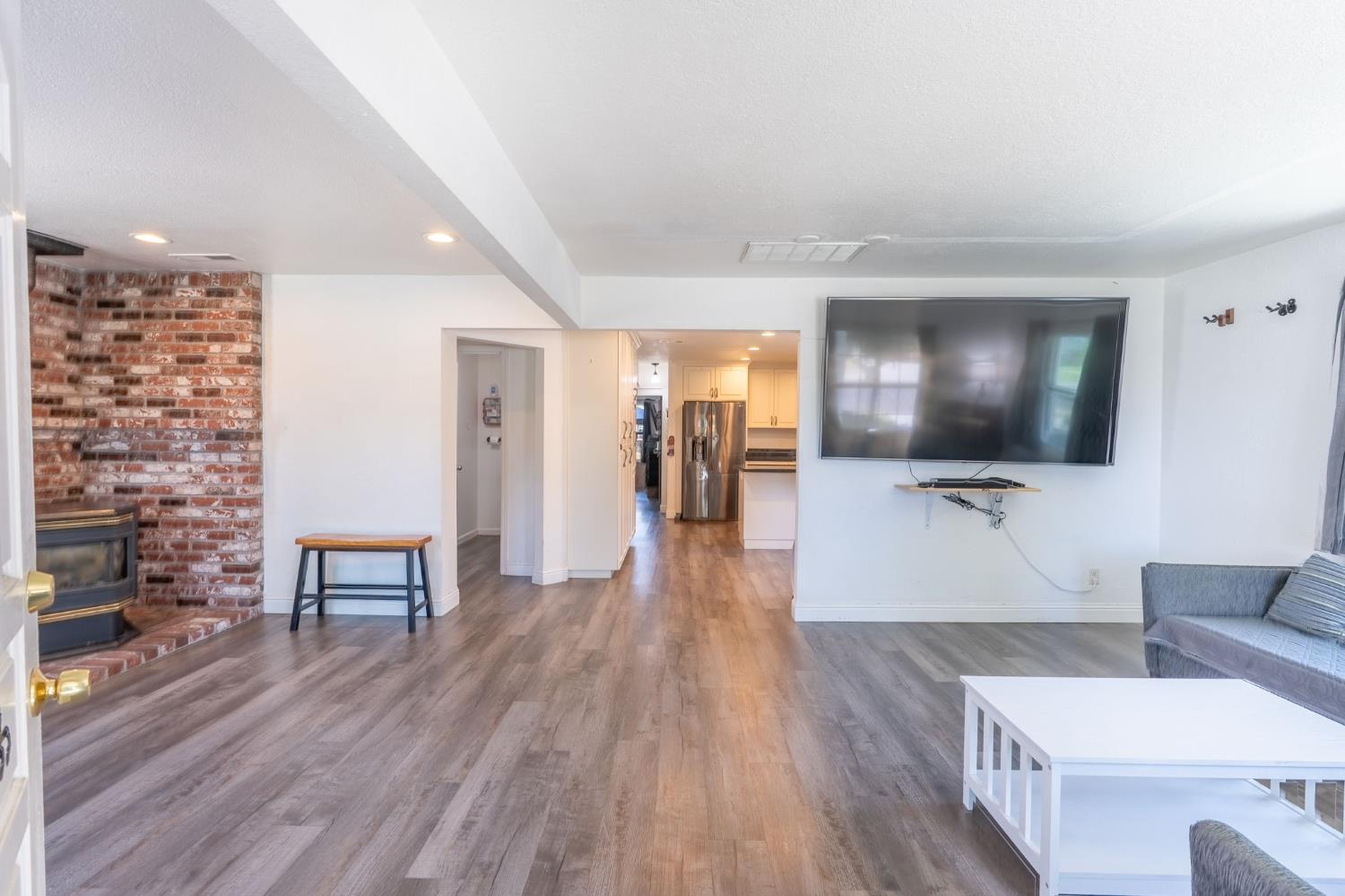 Detail Gallery Image 5 of 28 For 1741 Idalou Ave, Modesto,  CA 95350 - 4 Beds | 2/1 Baths