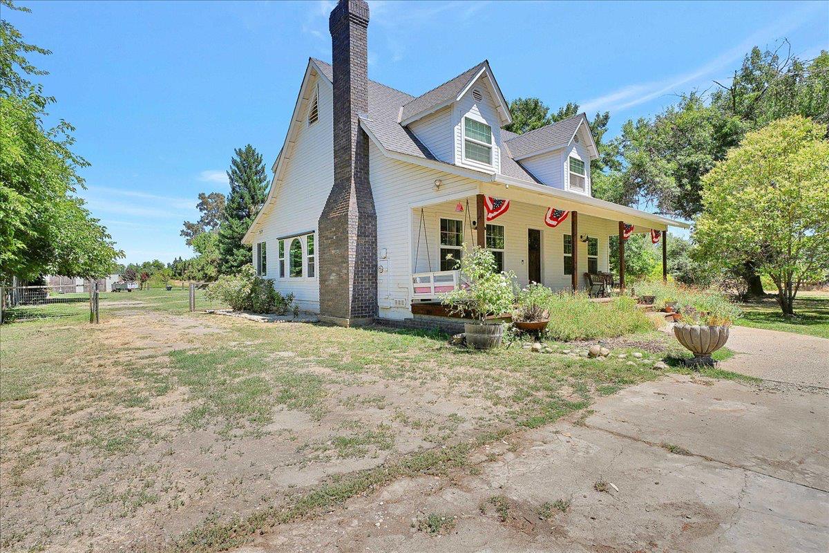 Detail Gallery Image 6 of 45 For 2724 State Highway 20, Marysville,  CA 95901 - 3 Beds | 2 Baths