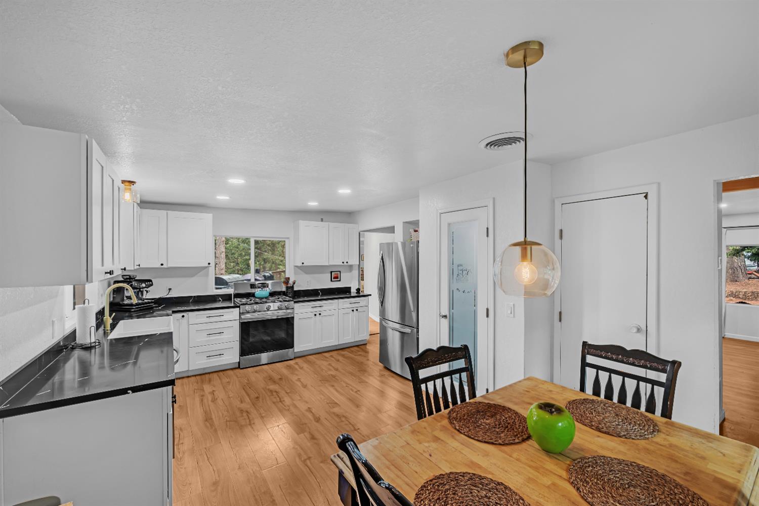 Detail Gallery Image 3 of 45 For 12191 Loma Rica Dr, Grass Valley,  CA 95945 - 3 Beds | 2 Baths