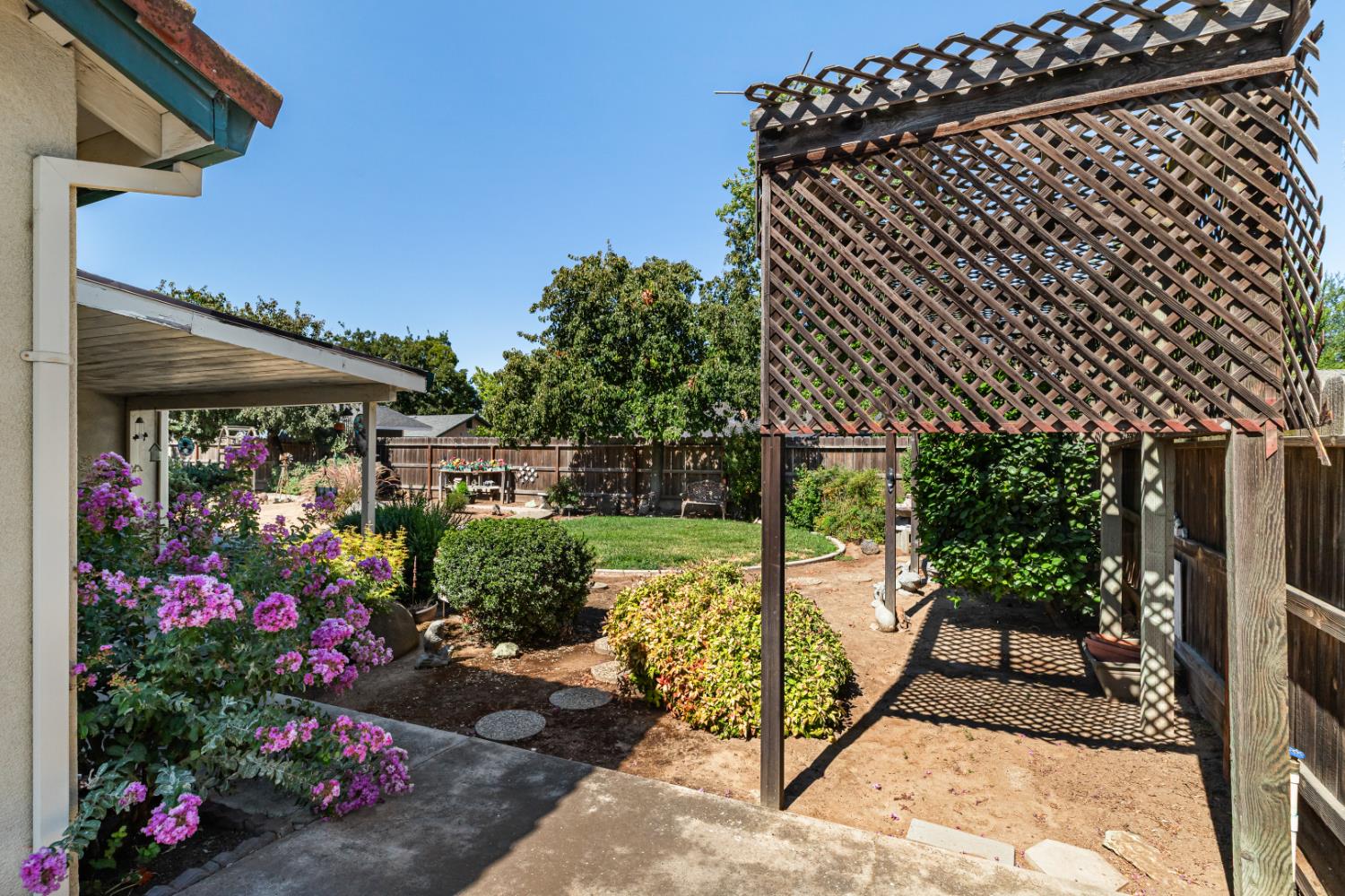 Detail Gallery Image 38 of 46 For 1009 Zinfandel Pl, Modesto,  CA 95351 - 3 Beds | 2 Baths