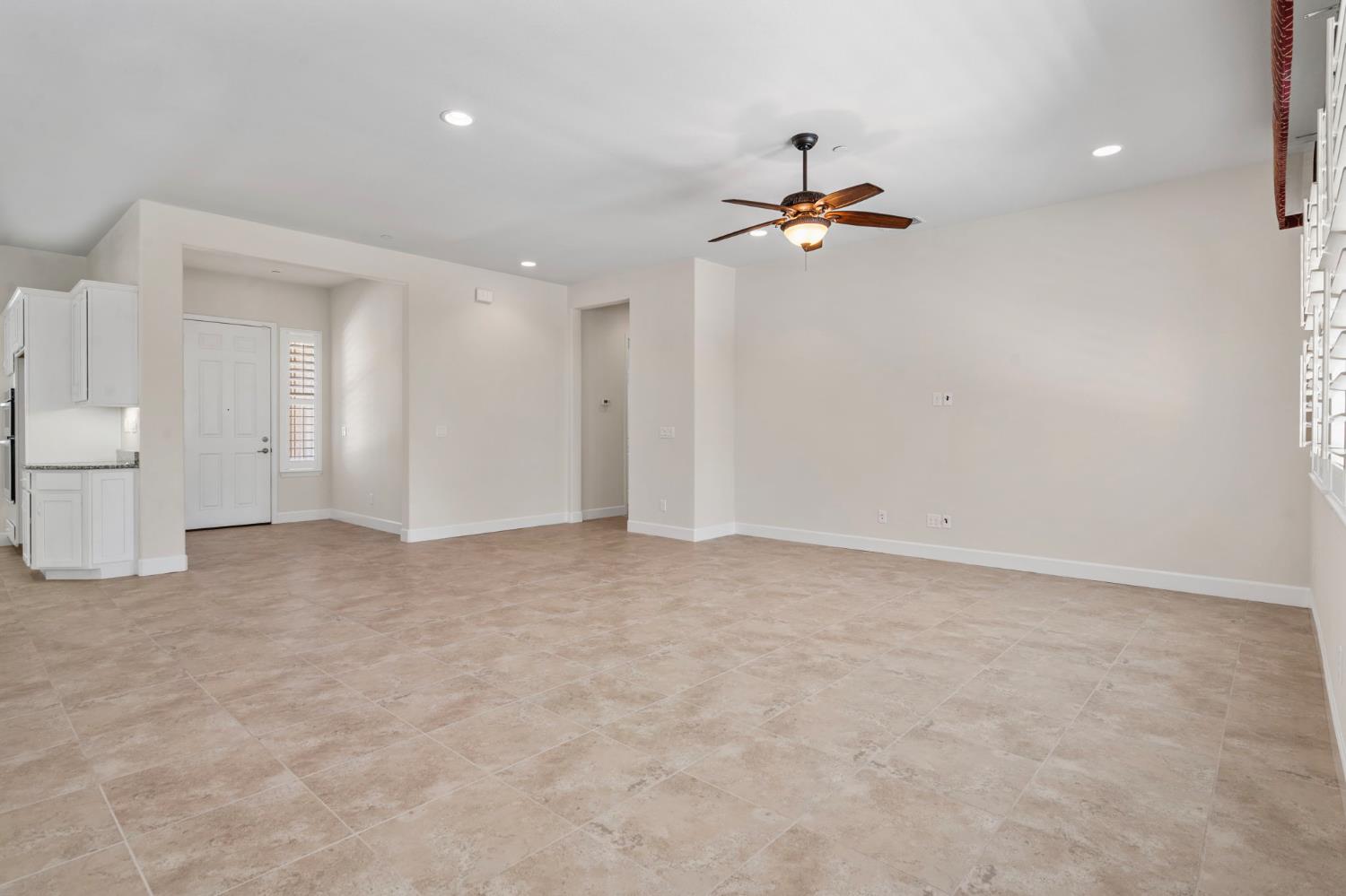 Detail Gallery Image 12 of 55 For 1264 Elm Ridge St, Manteca,  CA 95336 - 3 Beds | 2/1 Baths