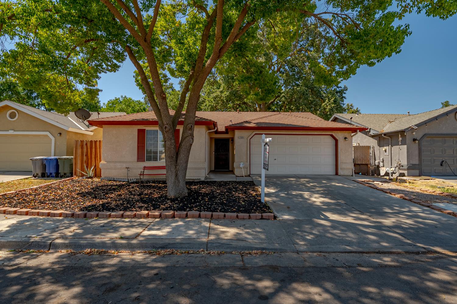 Detail Gallery Image 1 of 36 For 1584 Portola Way, Merced,  CA 95348 - 3 Beds | 2 Baths
