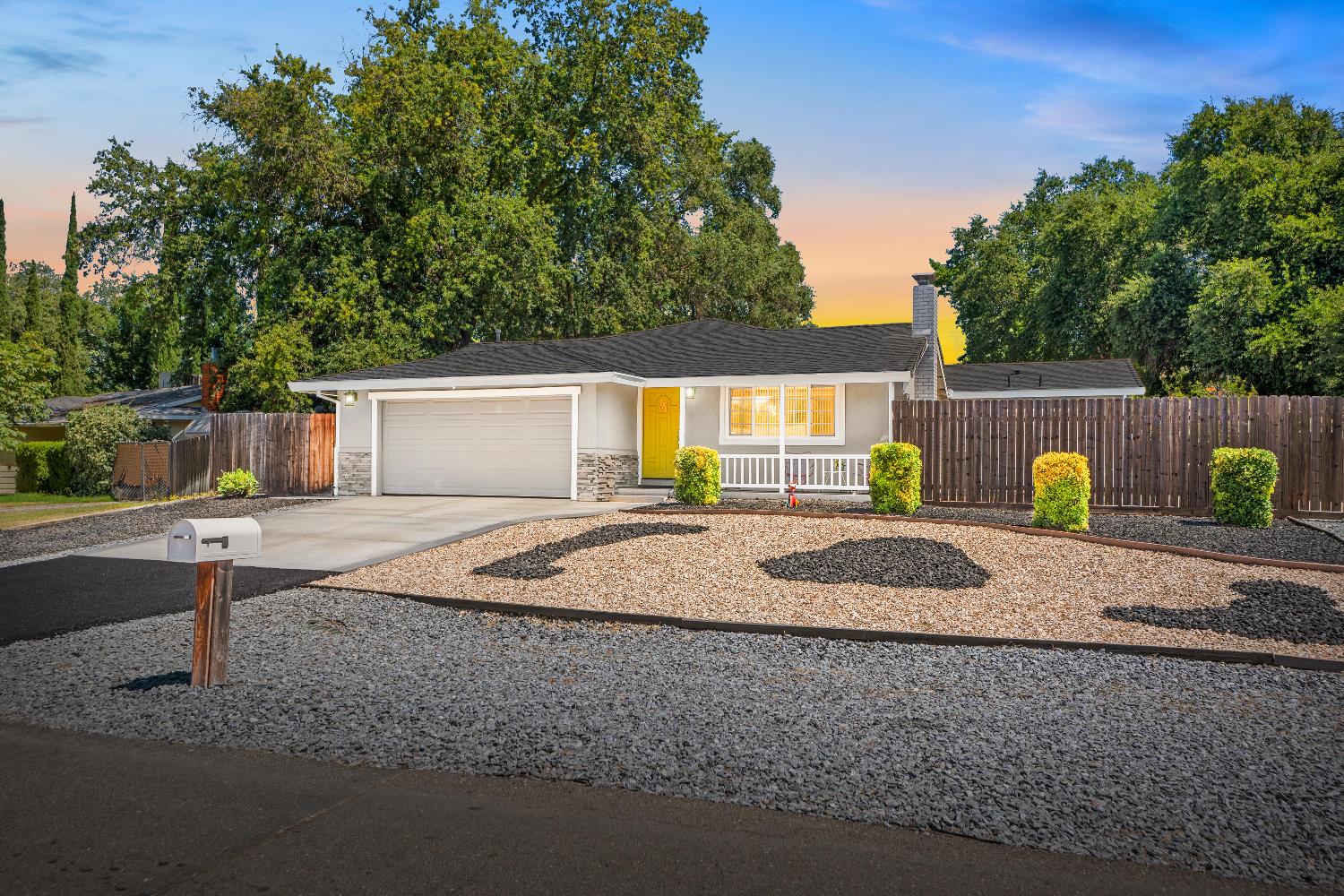 Detail Gallery Image 1 of 60 For 6936 Kon Tiki Dr, Orangevale,  CA 95662 - 4 Beds | 2/1 Baths