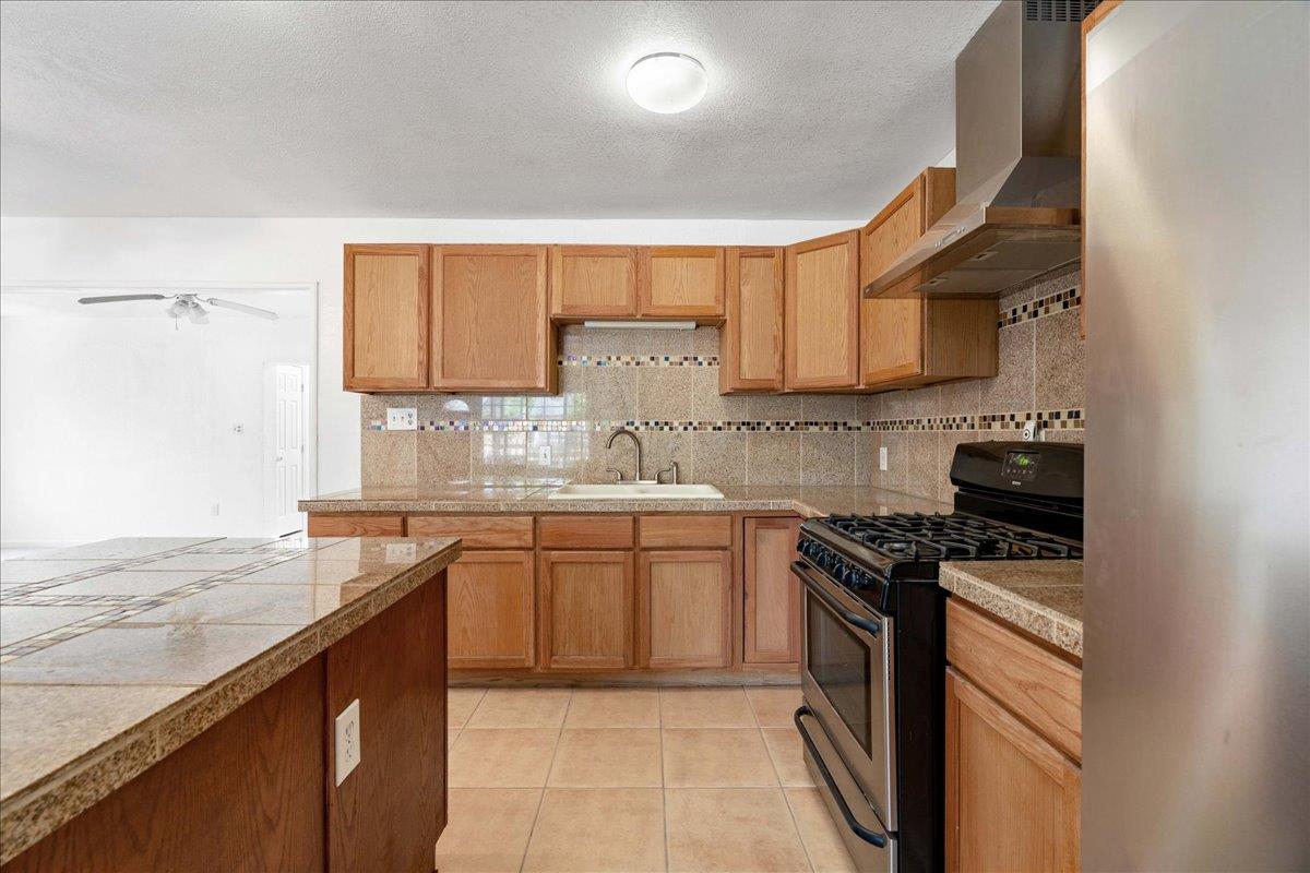 Detail Gallery Image 7 of 31 For 2117 Violet, Sacramento,  CA 95825 - 8 Beds | 4 Baths