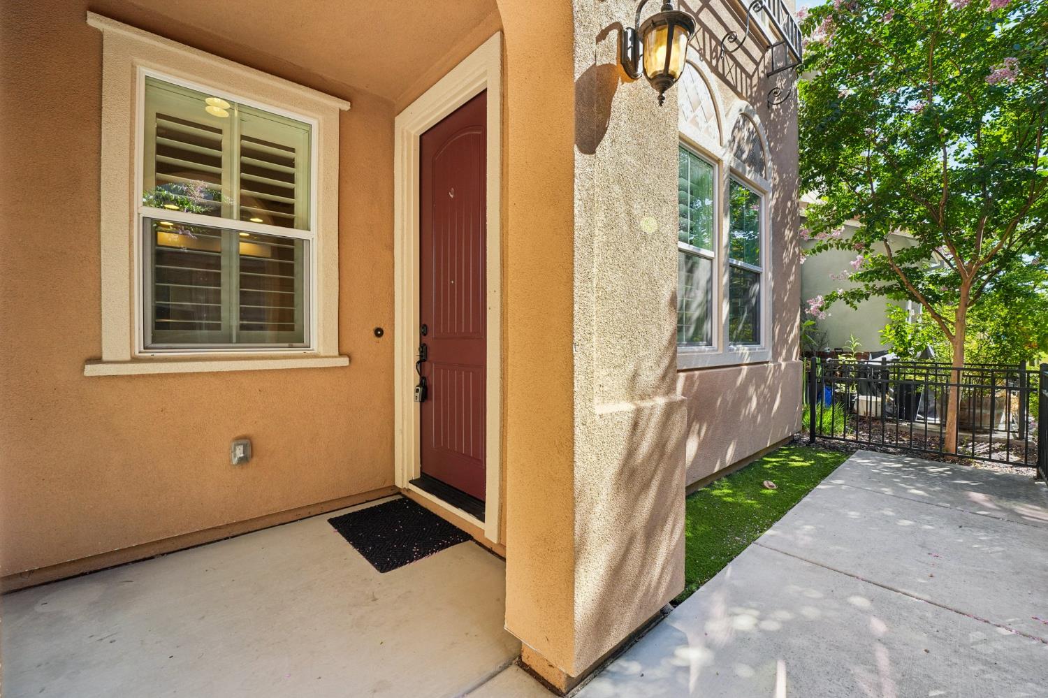 Detail Gallery Image 8 of 45 For 818 Queen Palm Ln, Brentwood,  CA 94513 - 3 Beds | 2/1 Baths
