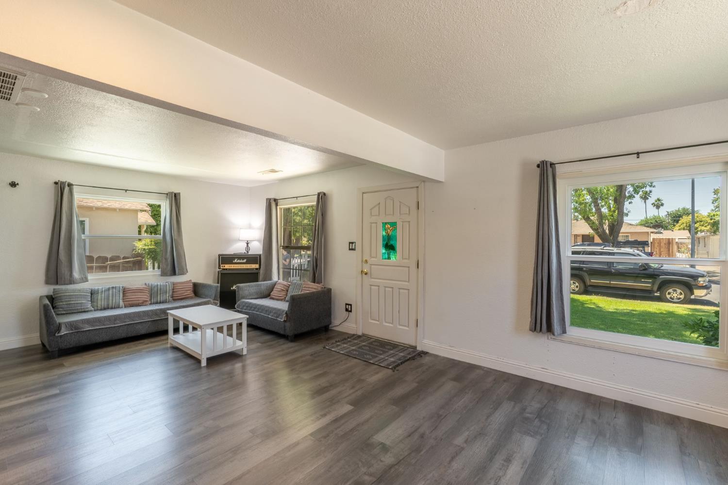 Detail Gallery Image 8 of 28 For 1741 Idalou Ave, Modesto,  CA 95350 - 4 Beds | 2/1 Baths